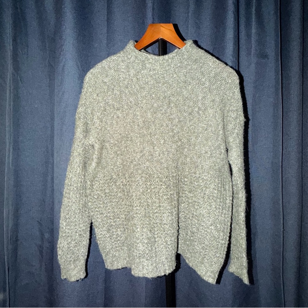 American Eagle Outfitters Women’s olive green Sweater